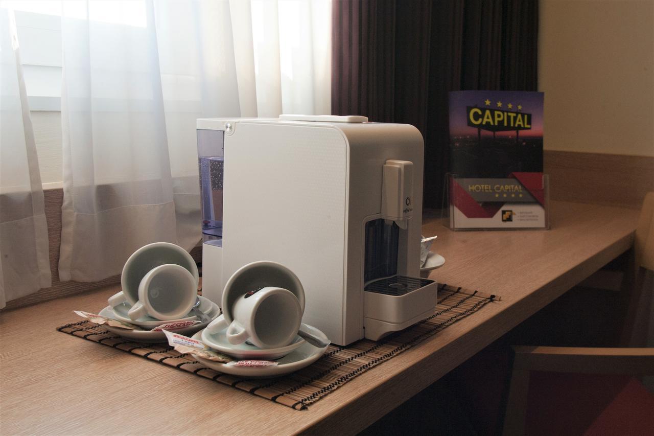 Hotel Capital ロヴィーゴ エクステリア 写真